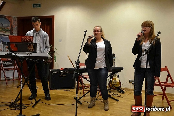 Zdjęcie w galerii na portalu naszraciborz.pl: Scena dla zawodowców – konkurs bożonarodzeniowy na zamku wiadomości z regionu