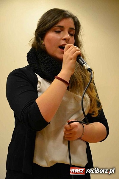 Zdjęcie w galerii na portalu naszraciborz.pl: Scena dla zawodowców – konkurs bożonarodzeniowy na zamku wiadomości z regionu