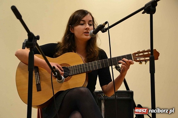 Zdjęcie w galerii na portalu naszraciborz.pl: Scena dla zawodowców – konkurs bożonarodzeniowy na zamku wiadomości z regionu