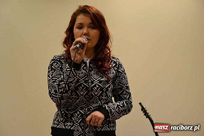 Zdjęcie w galerii na portalu naszraciborz.pl: Scena dla zawodowców – konkurs bożonarodzeniowy na zamku wiadomości z regionu