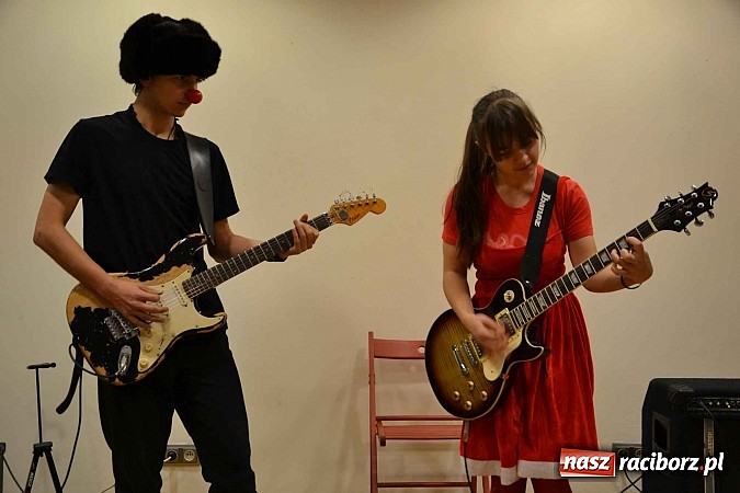 Zdjęcie w galerii na portalu naszraciborz.pl: Scena dla zawodowców – konkurs bożonarodzeniowy na zamku wiadomości z regionu