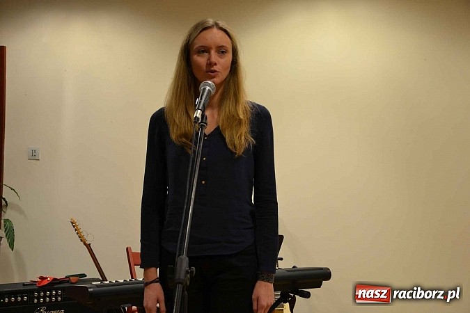 Zdjęcie w galerii na portalu naszraciborz.pl: Scena dla zawodowców – konkurs bożonarodzeniowy na zamku wiadomości z regionu