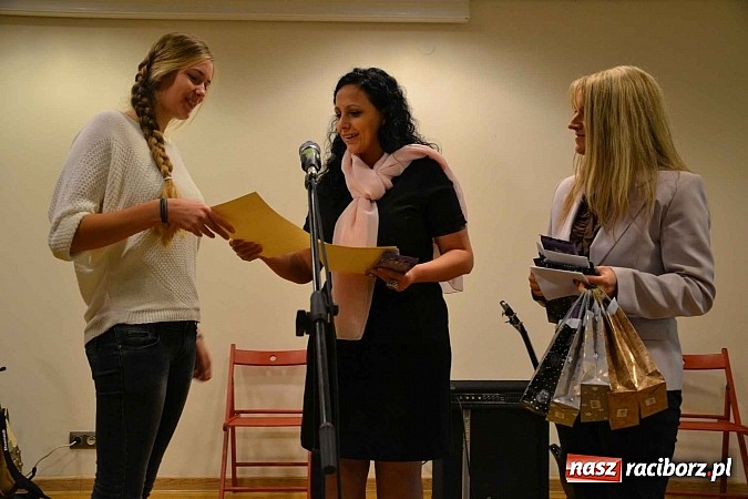 Zdjęcie w galerii na portalu naszraciborz.pl: Scena dla zawodowców – konkurs bożonarodzeniowy na zamku wiadomości z regionu