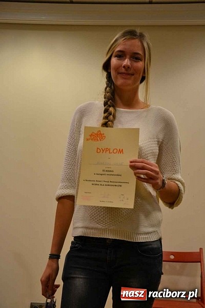 Zdjęcie w galerii na portalu naszraciborz.pl: Scena dla zawodowców – konkurs bożonarodzeniowy na zamku wiadomości z regionu