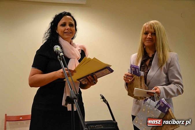 Zdjęcie w galerii na portalu naszraciborz.pl: Scena dla zawodowców – konkurs bożonarodzeniowy na zamku wiadomości z regionu