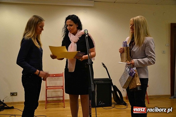 Zdjęcie w galerii na portalu naszraciborz.pl: Scena dla zawodowców – konkurs bożonarodzeniowy na zamku wiadomości z regionu