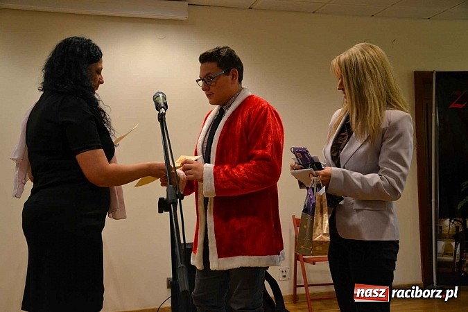 Zdjęcie w galerii na portalu naszraciborz.pl: Scena dla zawodowców – konkurs bożonarodzeniowy na zamku wiadomości z regionu