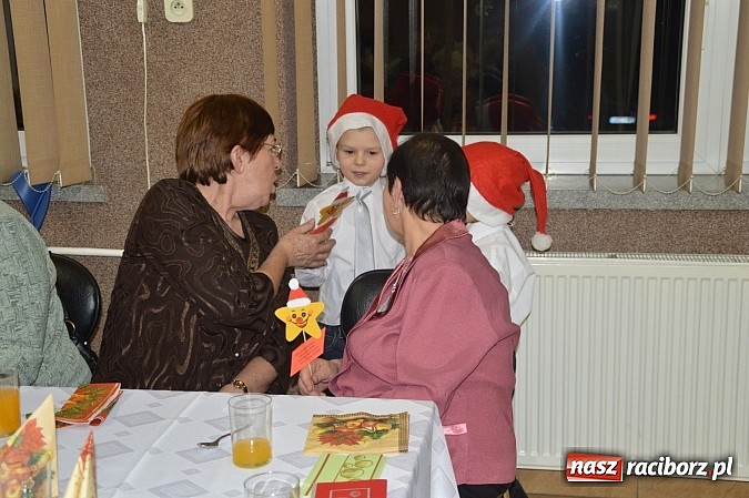 Zdjęcie w galerii na portalu naszraciborz.pl: Wieczór wigilijny w Bieńkowicach wiadomości z regionu