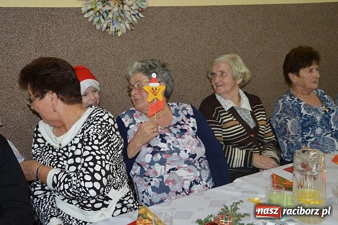 Zdjęcie w galerii na portalu naszraciborz.pl: Wieczór wigilijny w Bieńkowicach wiadomości z regionu