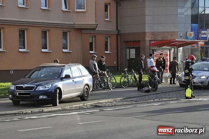 Zdjęcie w galerii na portalu naszraciborz.pl: Kierowca skutera wjechał w tył skody. Miał 1,5 promila alkoholu! wiadomości z regionu