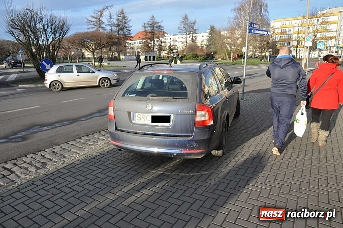 Zdjęcie w galerii na portalu naszraciborz.pl: Kierowca skutera wjechał w tył skody. Miał 1,5 promila alkoholu! wiadomości z regionu