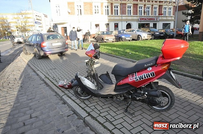 Zdjęcie w galerii na portalu naszraciborz.pl: Kierowca skutera wjechał w tył skody. Miał 1,5 promila alkoholu! wiadomości z regionu