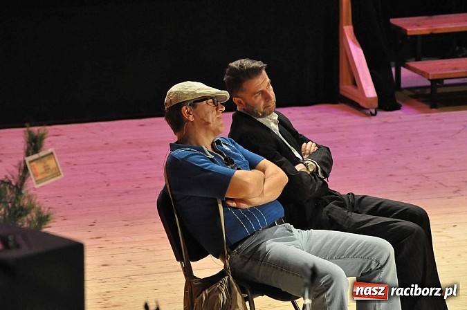 Zdjęcie w galerii na portalu naszraciborz.pl: PIT, CIT, VAT i korekta, czyli panie z urzędu skarbowego jako ABBA. Gwiazdka Serc 2014 w obiektywie wiadomości z regionu