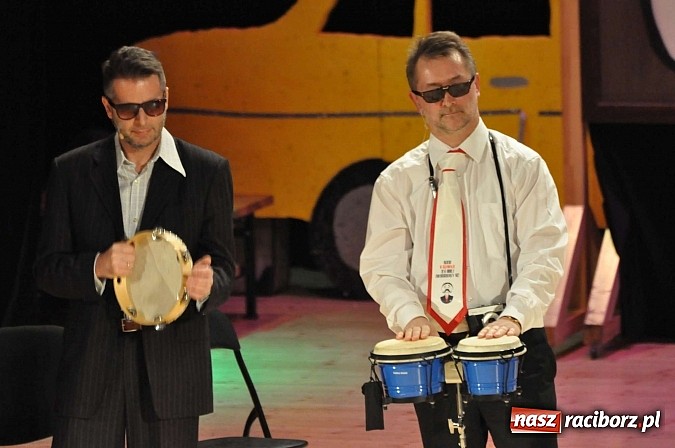 Zdjęcie w galerii na portalu naszraciborz.pl: PIT, CIT, VAT i korekta, czyli panie z urzędu skarbowego jako ABBA. Gwiazdka Serc 2014 w obiektywie wiadomości z regionu