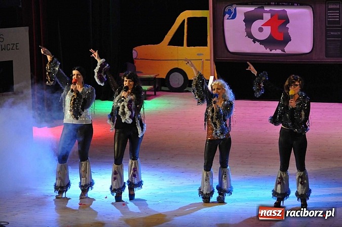 Zdjęcie w galerii na portalu naszraciborz.pl: PIT, CIT, VAT i korekta, czyli panie z urzędu skarbowego jako ABBA. Gwiazdka Serc 2014 w obiektywie wiadomości z regionu
