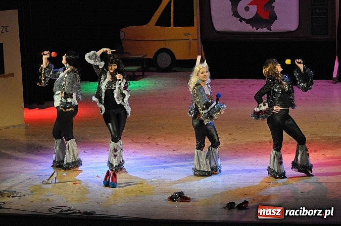 Zdjęcie w galerii na portalu naszraciborz.pl: PIT, CIT, VAT i korekta, czyli panie z urzędu skarbowego jako ABBA. Gwiazdka Serc 2014 w obiektywie wiadomości z regionu