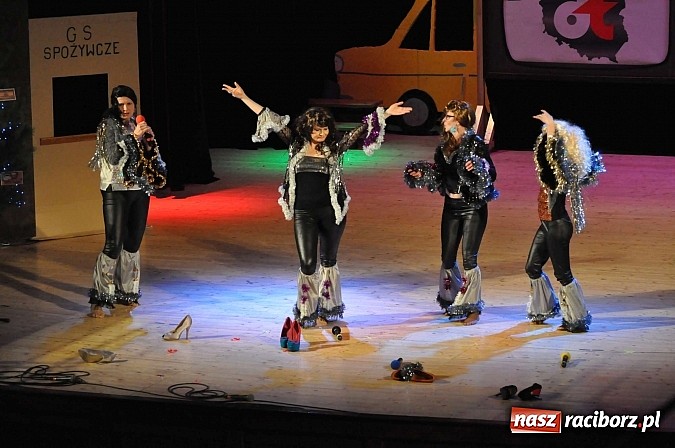 Zdjęcie w galerii na portalu naszraciborz.pl: PIT, CIT, VAT i korekta, czyli panie z urzędu skarbowego jako ABBA. Gwiazdka Serc 2014 w obiektywie wiadomości z regionu