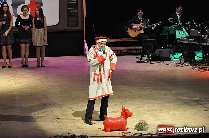 Zdjęcie w galerii na portalu naszraciborz.pl: PIT, CIT, VAT i korekta, czyli panie z urzędu skarbowego jako ABBA. Gwiazdka Serc 2014 w obiektywie wiadomości z regionu