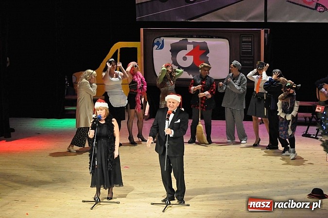 Zdjęcie w galerii na portalu naszraciborz.pl: PIT, CIT, VAT i korekta, czyli panie z urzędu skarbowego jako ABBA. Gwiazdka Serc 2014 w obiektywie wiadomości z regionu