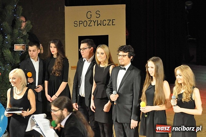 Zdjęcie w galerii na portalu naszraciborz.pl: PIT, CIT, VAT i korekta, czyli panie z urzędu skarbowego jako ABBA. Gwiazdka Serc 2014 w obiektywie wiadomości z regionu