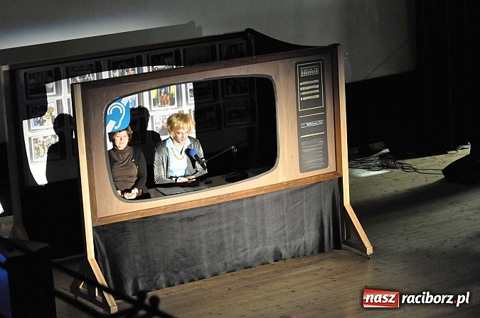 Zdjęcie w galerii na portalu naszraciborz.pl: PIT, CIT, VAT i korekta, czyli panie z urzędu skarbowego jako ABBA. Gwiazdka Serc 2014 w obiektywie wiadomości z regionu