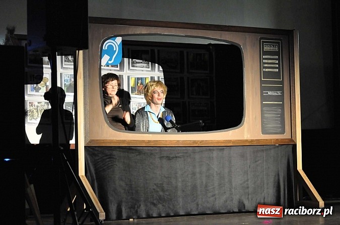 Zdjęcie w galerii na portalu naszraciborz.pl: PIT, CIT, VAT i korekta, czyli panie z urzędu skarbowego jako ABBA. Gwiazdka Serc 2014 w obiektywie wiadomości z regionu