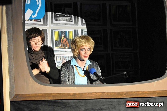 Zdjęcie w galerii na portalu naszraciborz.pl: PIT, CIT, VAT i korekta, czyli panie z urzędu skarbowego jako ABBA. Gwiazdka Serc 2014 w obiektywie wiadomości z regionu