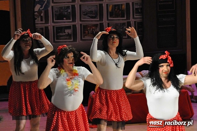 Zdjęcie w galerii na portalu naszraciborz.pl: PIT, CIT, VAT i korekta, czyli panie z urzędu skarbowego jako ABBA. Gwiazdka Serc 2014 w obiektywie wiadomości z regionu