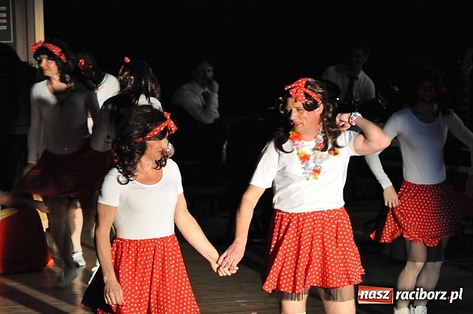 Zdjęcie w galerii na portalu naszraciborz.pl: PIT, CIT, VAT i korekta, czyli panie z urzędu skarbowego jako ABBA. Gwiazdka Serc 2014 w obiektywie wiadomości z regionu