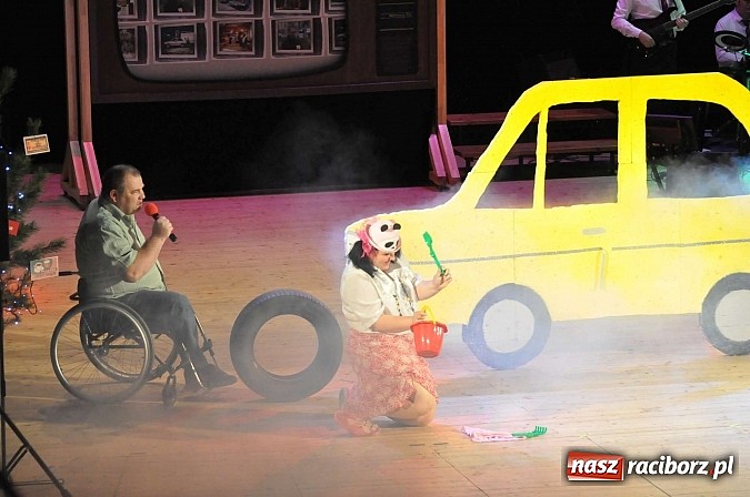 Zdjęcie w galerii na portalu naszraciborz.pl: PIT, CIT, VAT i korekta, czyli panie z urzędu skarbowego jako ABBA. Gwiazdka Serc 2014 w obiektywie wiadomości z regionu