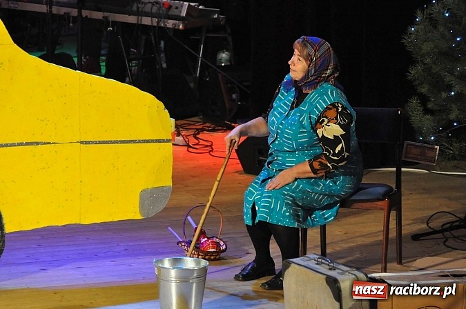 Zdjęcie w galerii na portalu naszraciborz.pl: PIT, CIT, VAT i korekta, czyli panie z urzędu skarbowego jako ABBA. Gwiazdka Serc 2014 w obiektywie wiadomości z regionu