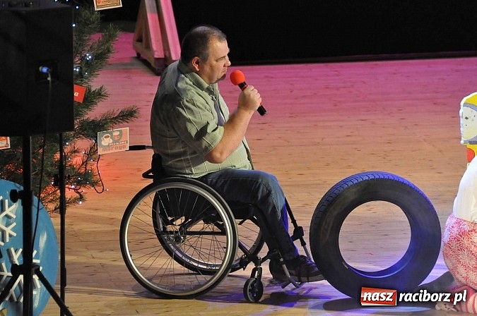 Zdjęcie w galerii na portalu naszraciborz.pl: PIT, CIT, VAT i korekta, czyli panie z urzędu skarbowego jako ABBA. Gwiazdka Serc 2014 w obiektywie wiadomości z regionu