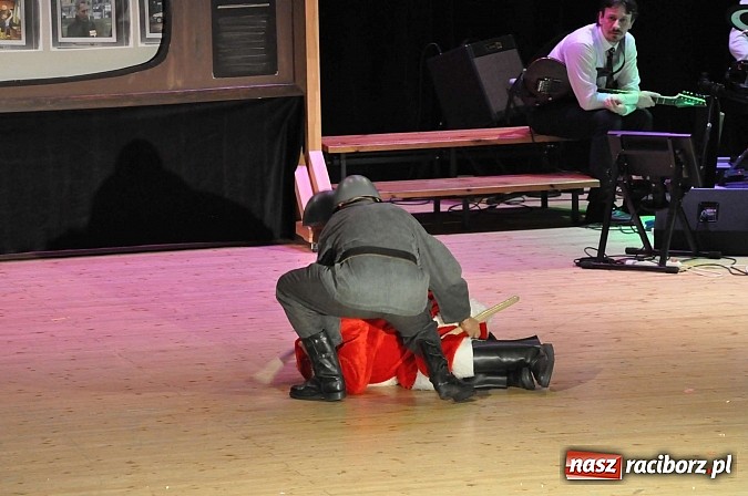 Zdjęcie w galerii na portalu naszraciborz.pl: PIT, CIT, VAT i korekta, czyli panie z urzędu skarbowego jako ABBA. Gwiazdka Serc 2014 w obiektywie wiadomości z regionu