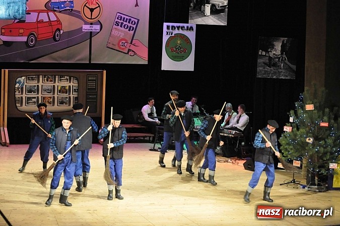 Zdjęcie w galerii na portalu naszraciborz.pl: PIT, CIT, VAT i korekta, czyli panie z urzędu skarbowego jako ABBA. Gwiazdka Serc 2014 w obiektywie wiadomości z regionu