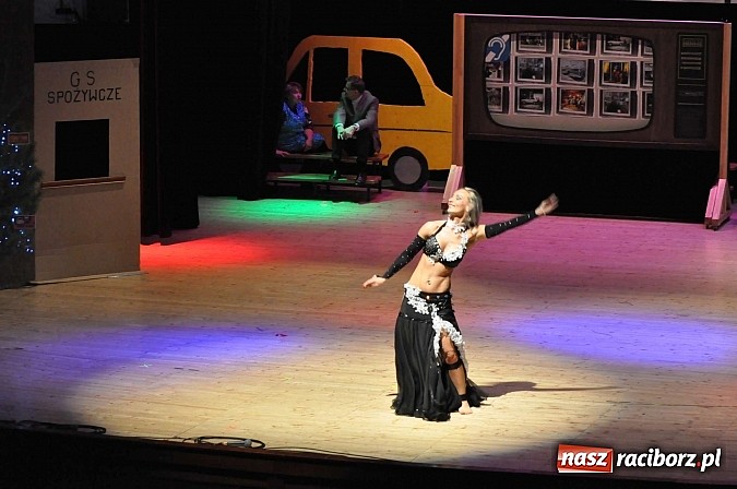 Zdjęcie w galerii na portalu naszraciborz.pl: PIT, CIT, VAT i korekta, czyli panie z urzędu skarbowego jako ABBA. Gwiazdka Serc 2014 w obiektywie wiadomości z regionu