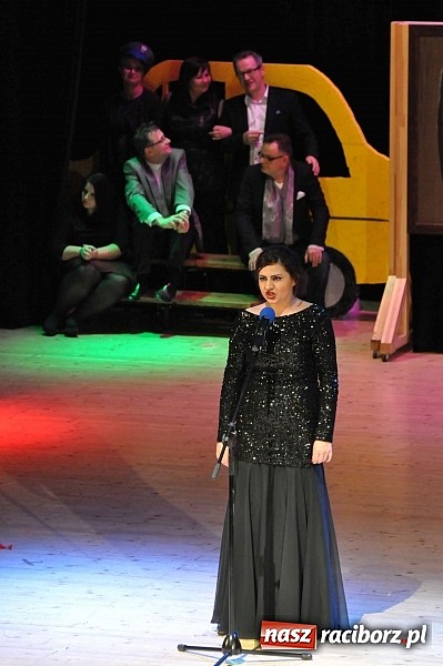 Zdjęcie w galerii na portalu naszraciborz.pl: PIT, CIT, VAT i korekta, czyli panie z urzędu skarbowego jako ABBA. Gwiazdka Serc 2014 w obiektywie wiadomości z regionu