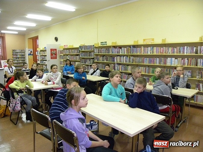 Zdjęcie w galerii na portalu naszraciborz.pl: Marzycielska Poczta w Bibliotece wiadomości z regionu