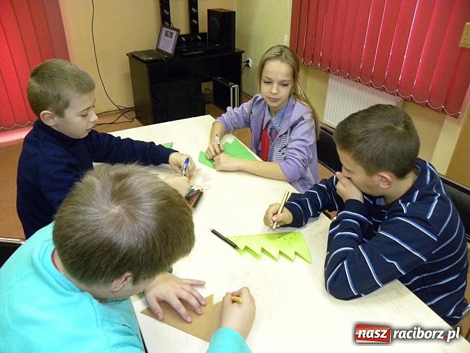 Zdjęcie w galerii na portalu naszraciborz.pl: Marzycielska Poczta w Bibliotece wiadomości z regionu