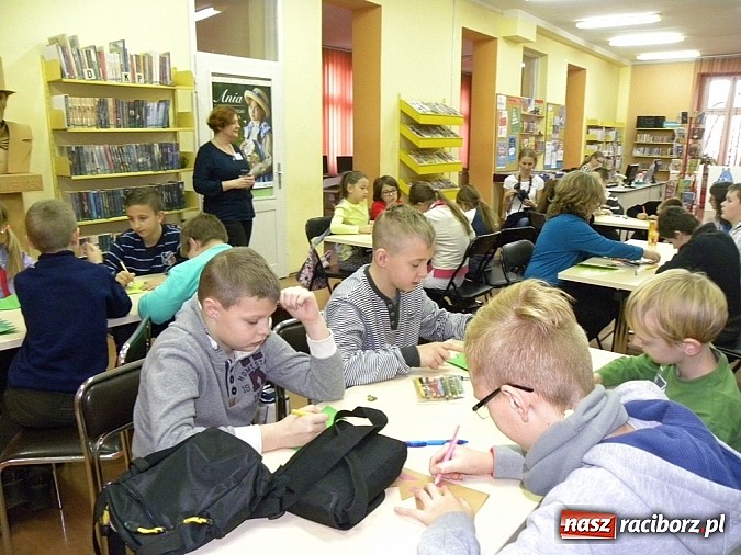 Zdjęcie w galerii na portalu naszraciborz.pl: Marzycielska Poczta w Bibliotece wiadomości z regionu