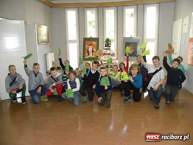 Zdjęcie w galerii na portalu naszraciborz.pl: Marzycielska Poczta w Bibliotece wiadomości z regionu