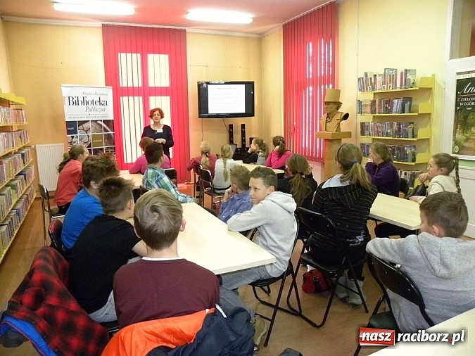 Zdjęcie w galerii na portalu naszraciborz.pl: Marzycielska Poczta w Bibliotece wiadomości z regionu