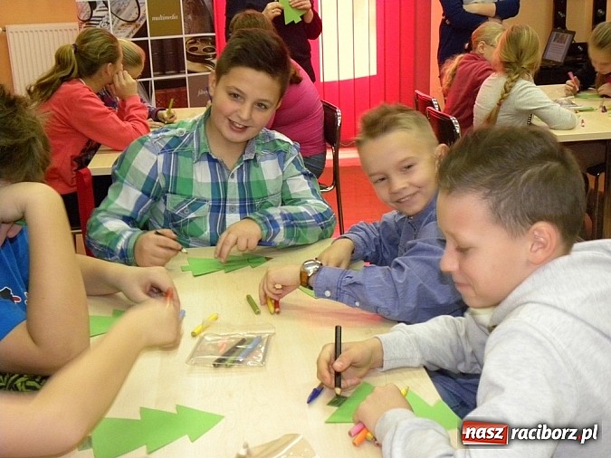 Zdjęcie w galerii na portalu naszraciborz.pl: Marzycielska Poczta w Bibliotece wiadomości z regionu