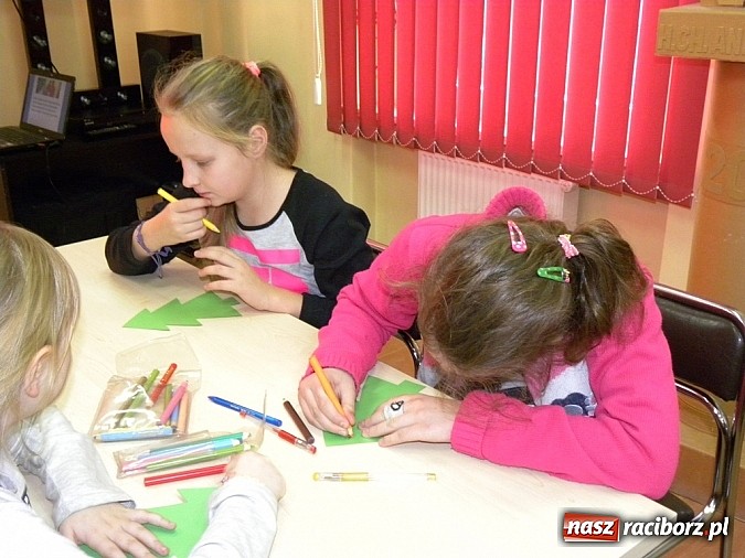 Zdjęcie w galerii na portalu naszraciborz.pl: Marzycielska Poczta w Bibliotece wiadomości z regionu