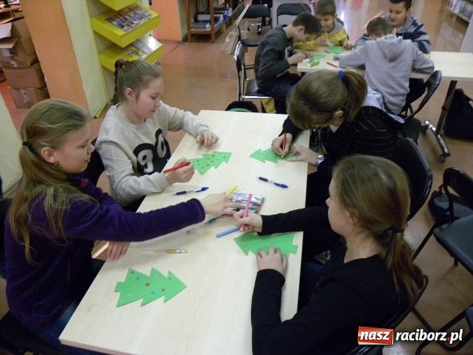 Zdjęcie w galerii na portalu naszraciborz.pl: Marzycielska Poczta w Bibliotece wiadomości z regionu
