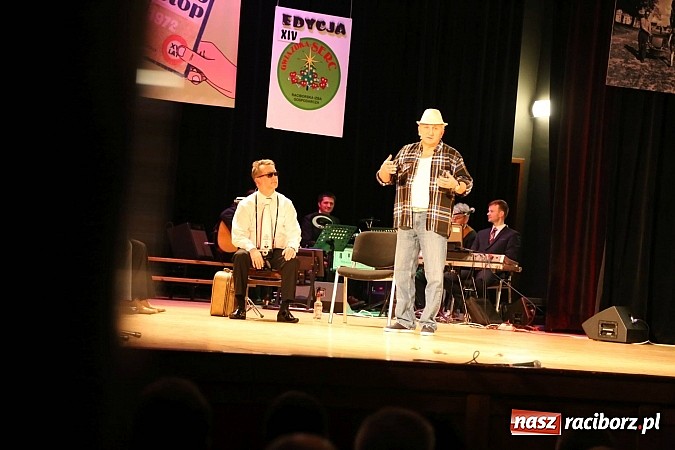 Zdjęcie w galerii na portalu naszraciborz.pl: Gwiazdka Serc 2014 - Autostopem PRL-u tropem. Ze sceny i od kuchni wiadomości z regionu