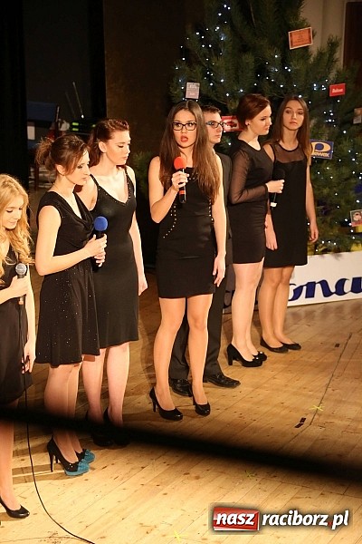 Zdjęcie w galerii na portalu naszraciborz.pl: Gwiazdka Serc 2014 - Autostopem PRL-u tropem. Ze sceny i od kuchni wiadomości z regionu