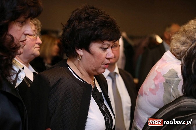 Zdjęcie w galerii na portalu naszraciborz.pl: Gwiazdka Serc 2014 - Autostopem PRL-u tropem. Ze sceny i od kuchni wiadomości z regionu