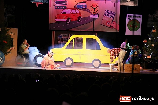 Zdjęcie w galerii na portalu naszraciborz.pl: Gwiazdka Serc 2014 - Autostopem PRL-u tropem. Ze sceny i od kuchni wiadomości z regionu