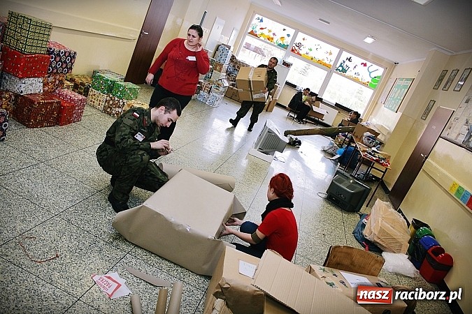 Zdjęcie w galerii na portalu naszraciborz.pl: Szlachetna Paczka 2014. Raciborska drużyna SuperW spisała się na medal! wiadomości z regionu