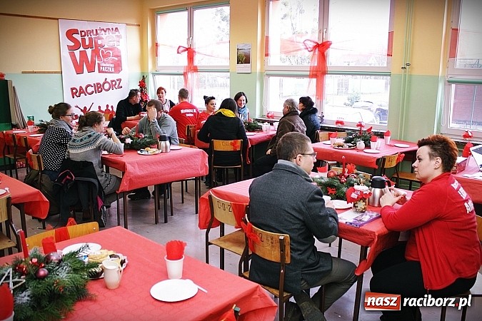 Zdjęcie w galerii na portalu naszraciborz.pl: Szlachetna Paczka 2014. Raciborska drużyna SuperW spisała się na medal! wiadomości z regionu